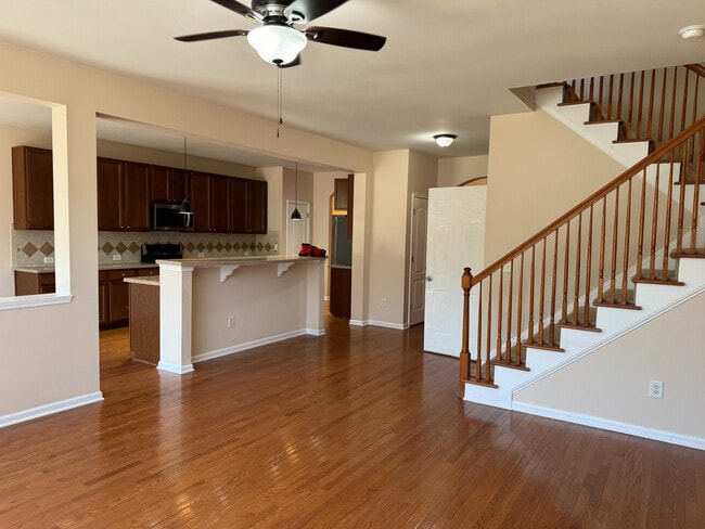 Building Photo - Room in Single Family Home on Kinsley Pl