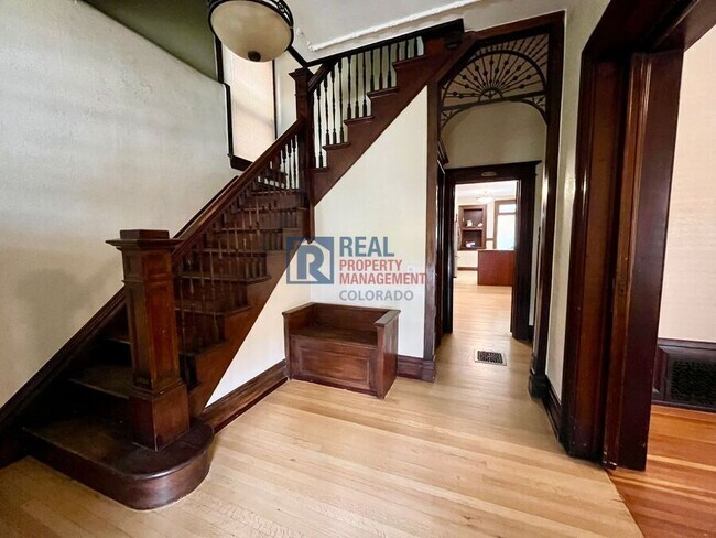 Foto del edificio - 2068 Clarkson St