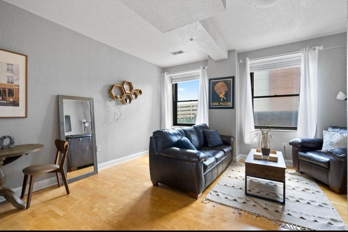 Foto principal - 606 W Wisconsin Ave