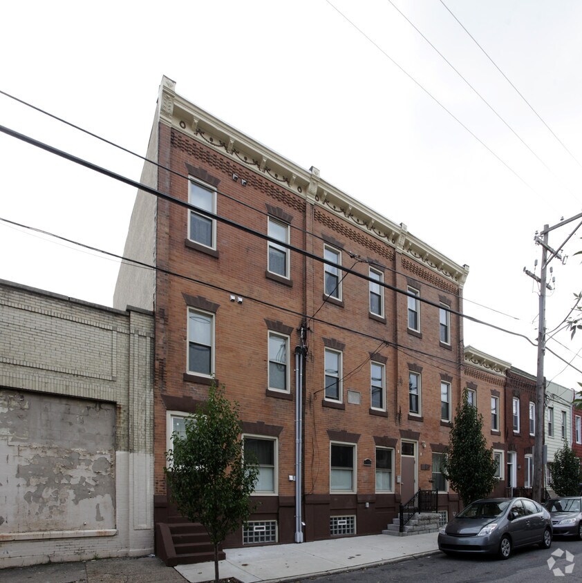 Primary Photo - 2332-2338 Carpenter St