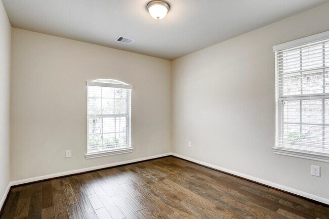 Foto del edificio - 17303 Verde Park Ln