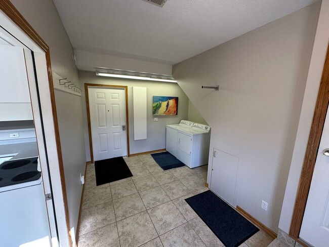 Building Photo - 13238 Bluebird Ln
