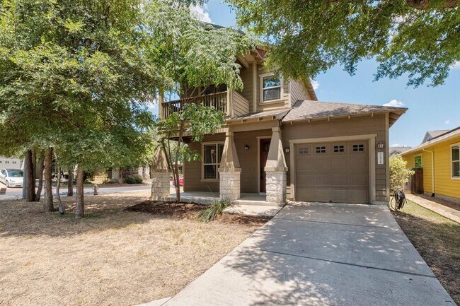 Building Photo - 2528 Amur Dr