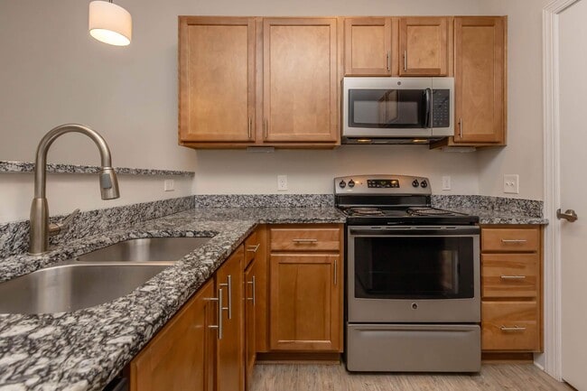 Building Photo - Davis Gardens Apartments