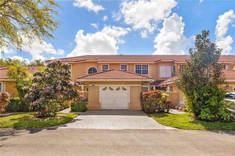 Foto principal - 4106 Carriage Dr