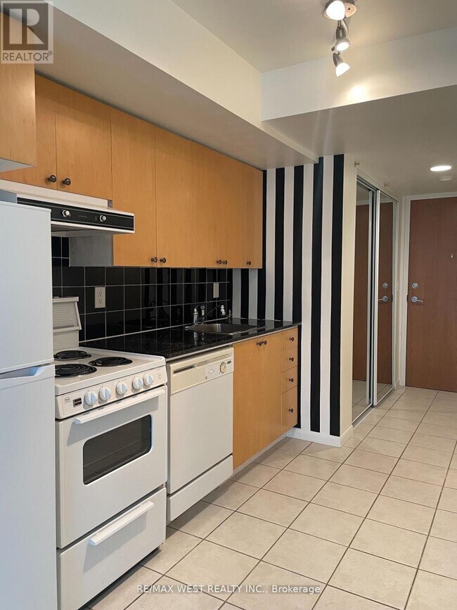 Photo du bâtiment - 219 Fort York Blvd