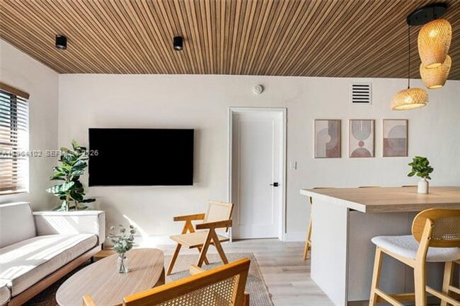 Foto del edificio - 1275 Marseille Dr