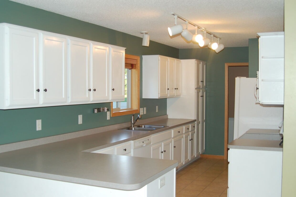 Primary Photo - 2146 Limerick Ln