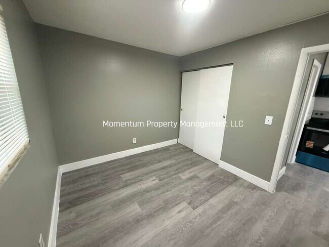 Photo - Beautiful, FULLY REMODELED & UPGRADED 1/1 AVAILABLE FOR IMMEDIATE MOVE IN!! Apartment