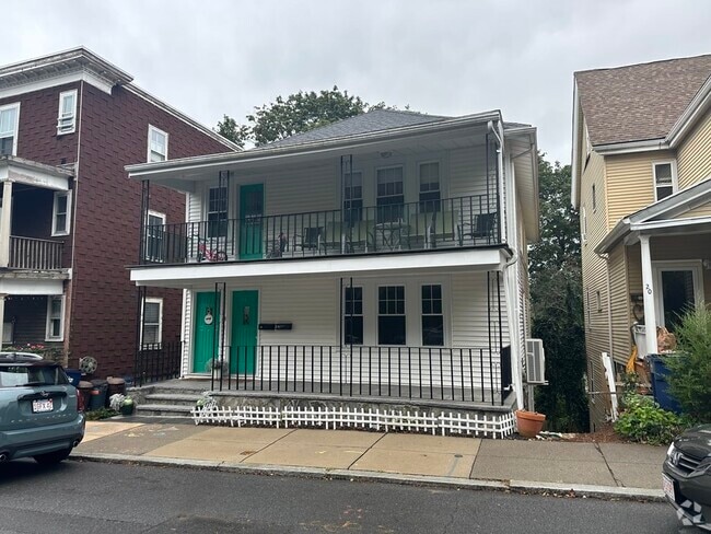 Building Photo - 18 Symmes St