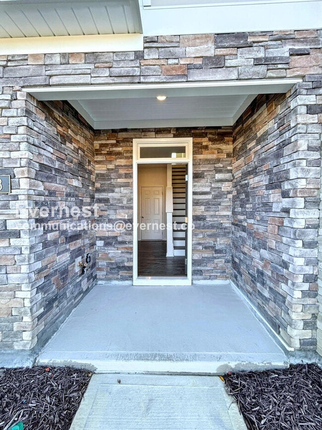 Building Photo - 813 Washington St