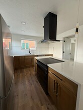 Building Photo - 1546 E 700 S