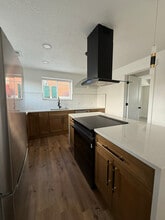 Building Photo - 1546 E 700 S