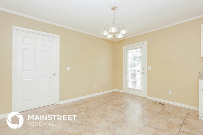 Building Photo - 701 Comanche Ct