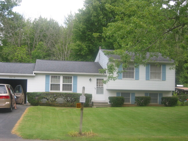 Building Photo - 8258 Larkspur Dr