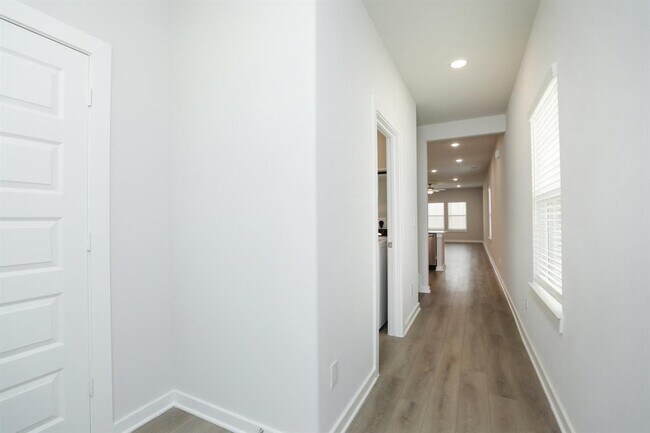Foto del edificio - 8462 Sweet Cherry Ln
