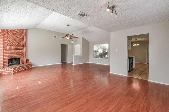 Foto del edificio - 21510 Slippery Creek Ln