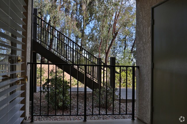 Foto del edificio - Pinecrest Apartments