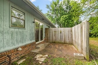 Building Photo - 1000-1002 Convair St
