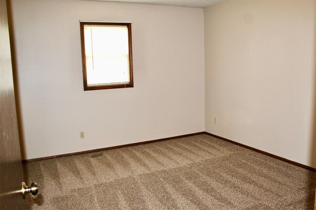 Building Photo - 1408 E 27th Ave