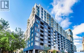 Building Photo - 525 Adelaide St W
