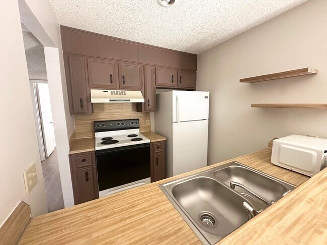 Foto del edificio - 2 Bedroom 1 Bathroom House For Rent!