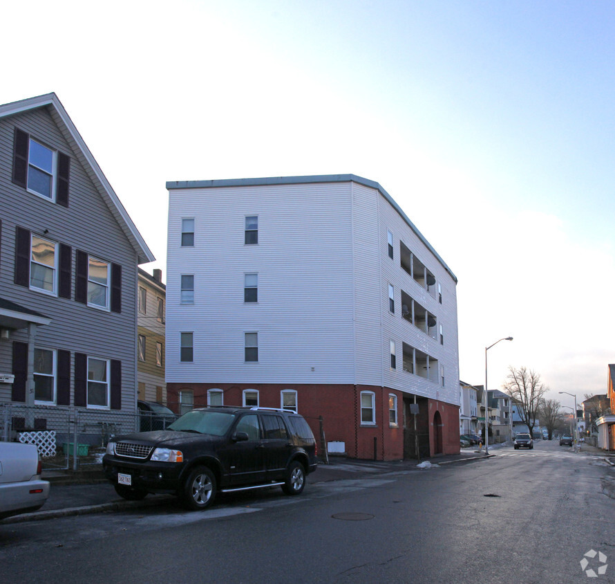Building Photo - 53 Ward St