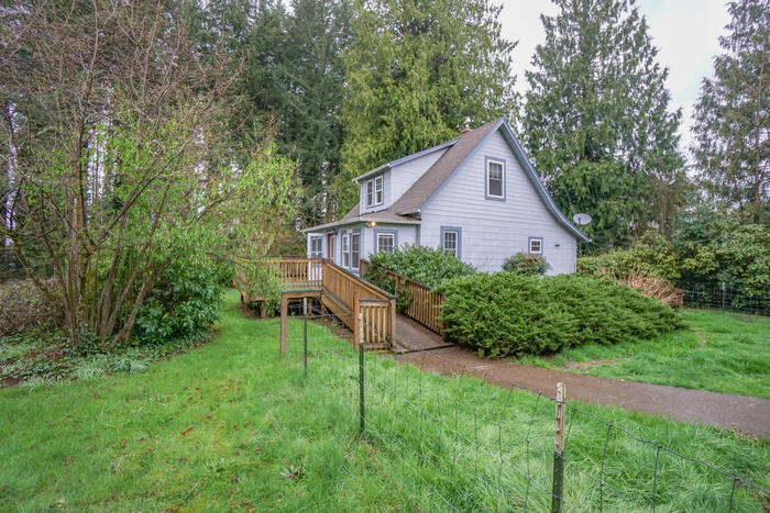 Primary Photo - CUTE AND COZY TWO BEDROOM FARM HOUSE ON FI...