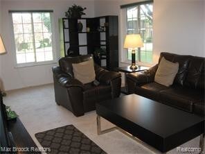 Foto del edificio - 756 E Fox Hills Dr