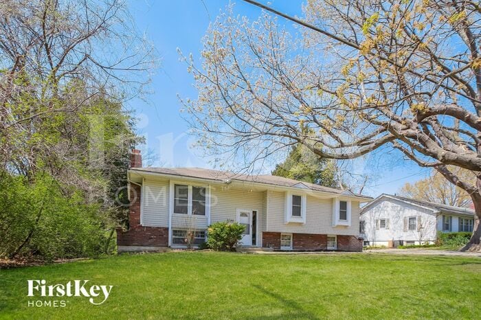 Primary Photo - 3720 NE Antioch Rd