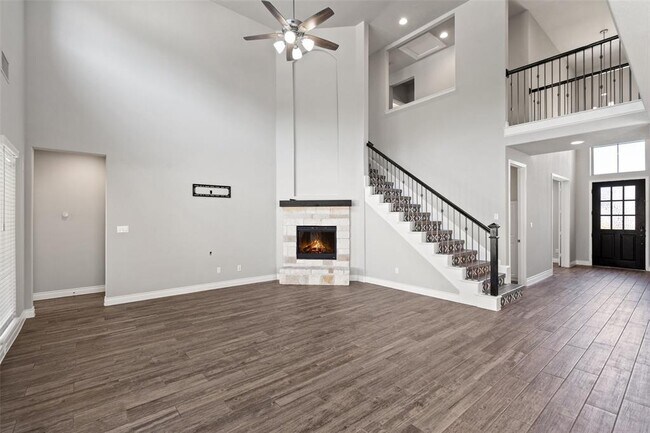 Building Photo - 18235 Hewetson Cove