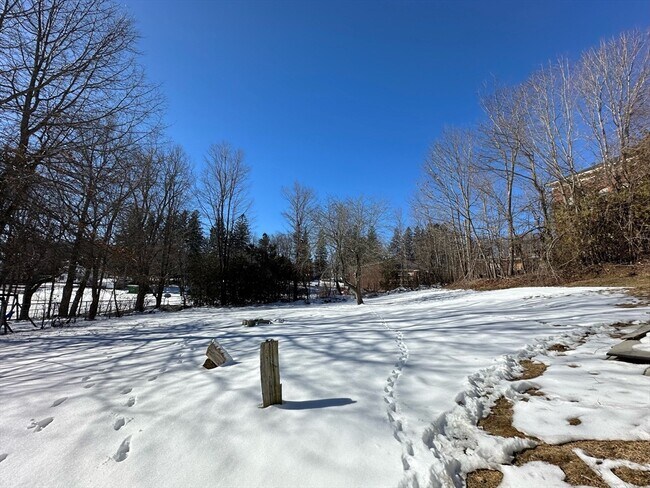 Foto del edificio - 65 School St