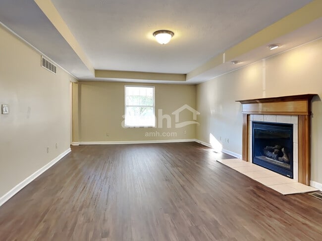 Building Photo - 15 Churchill Manor Ct