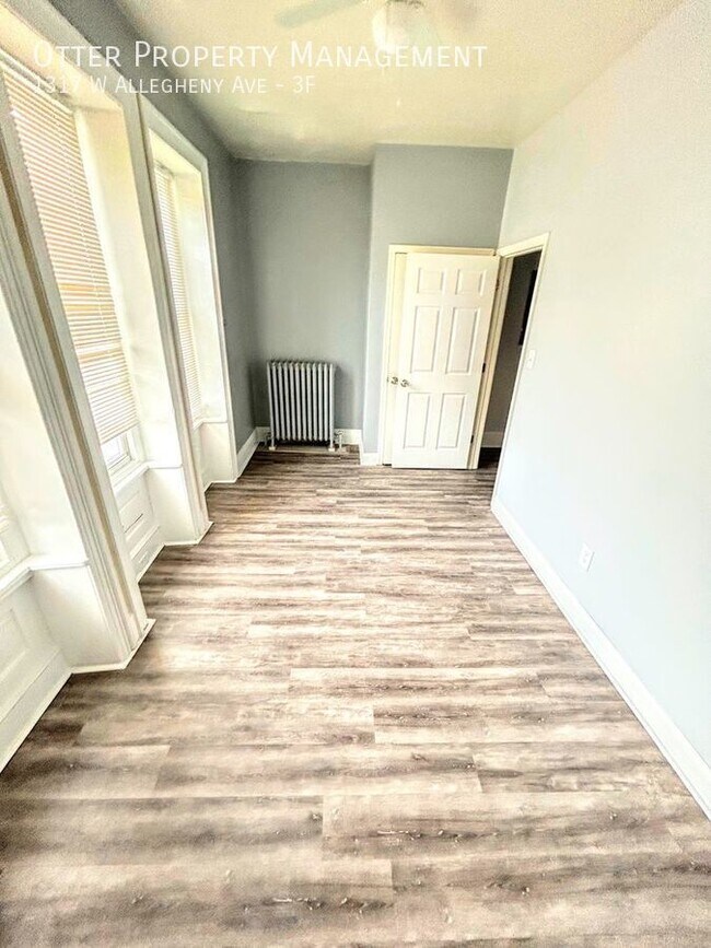 Building Photo - 1BR/1BA Lovely & Bright Apt with Ample Str...