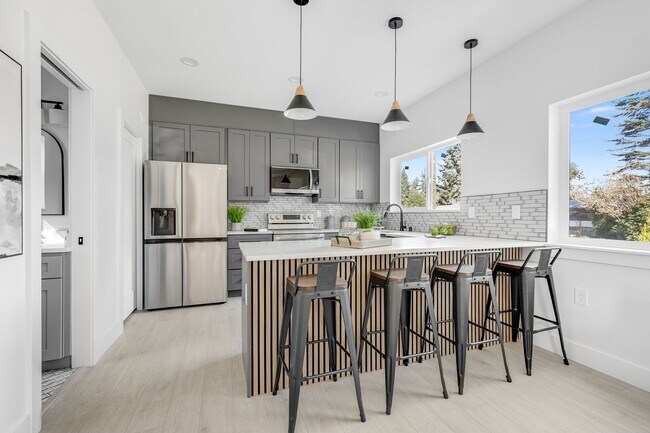 Building Photo - Beautiful Brand New 2bed 2.5bath Seattle H...