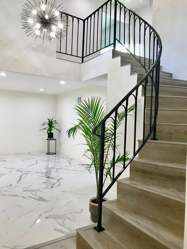 Building Photo - 11774 Doral Ave
