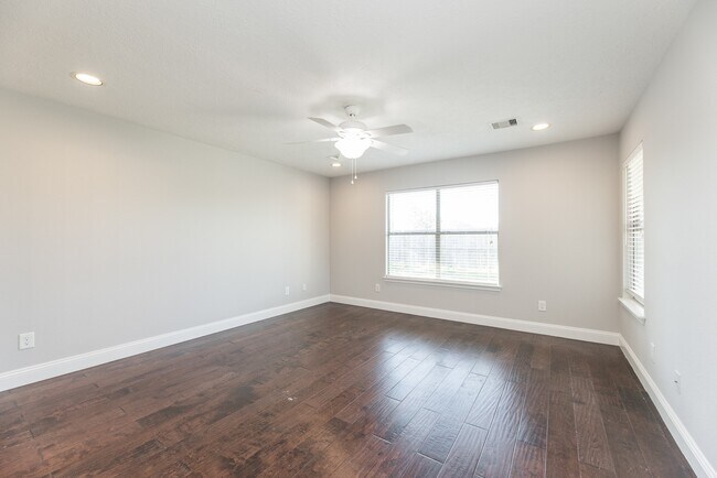 Foto del edificio - 16026 Arapaho Bend Ln