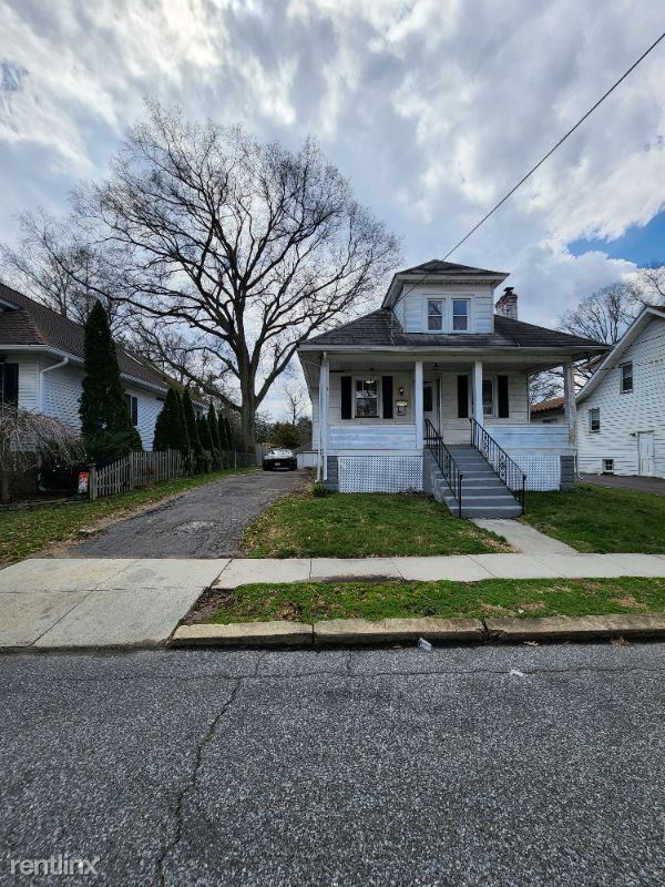 Foto principal - 4 br, 2.5 bath House - 131 Watkins Ave