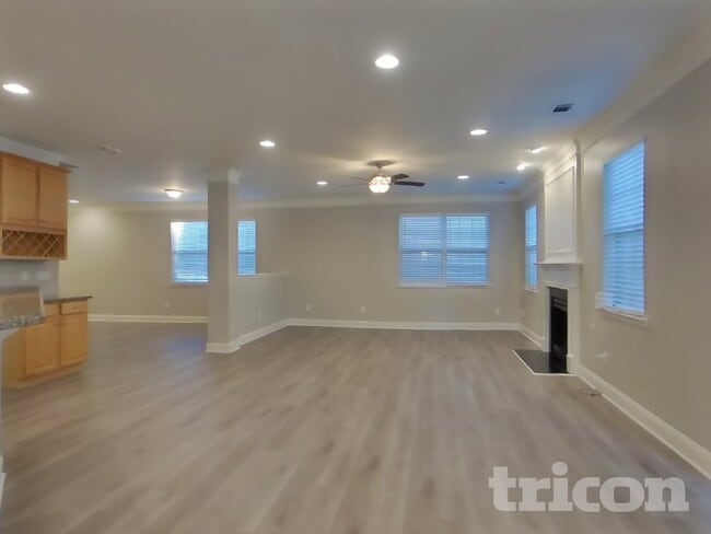 Building Photo - 10759 Traders Ct