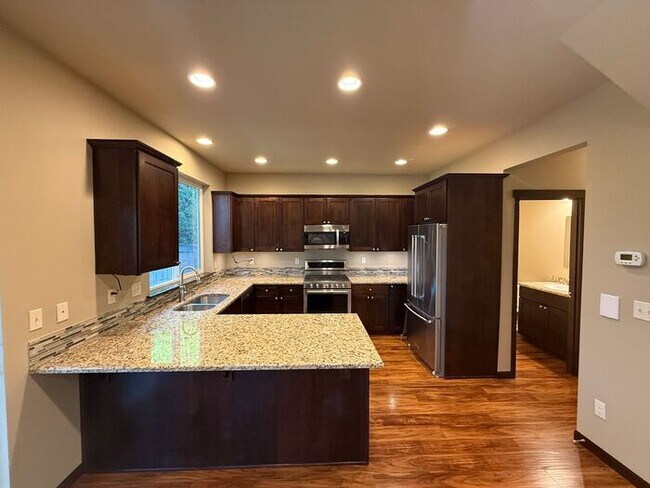 Foto del edificio - 713 Park Ln