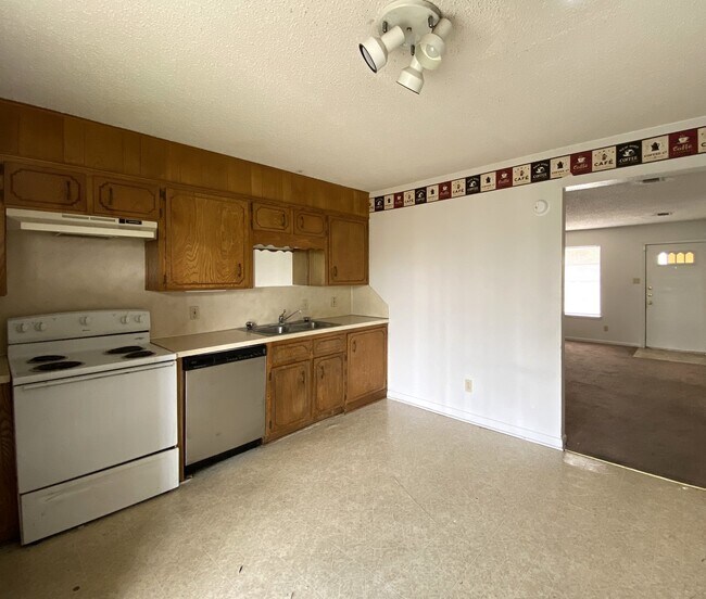 Foto del edificio - 4801 Rainbow Cir