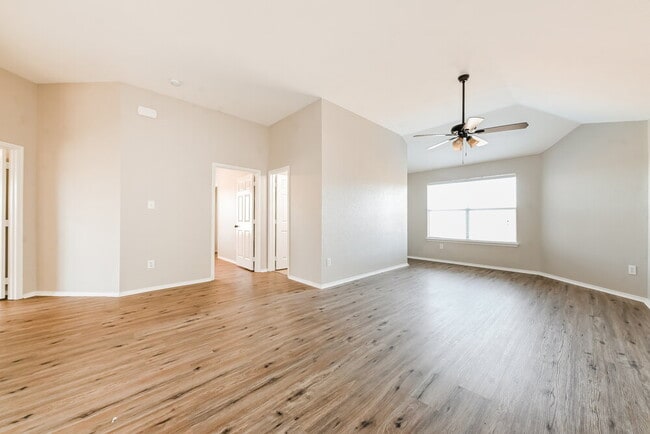 Building Photo - 908 Matthew Ln