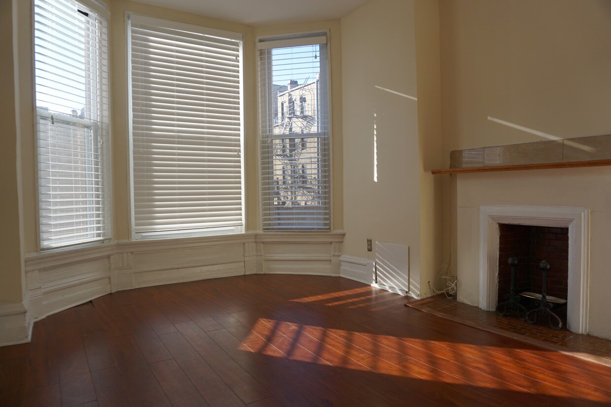 Primary Photo - 1543 N Sedgwick St