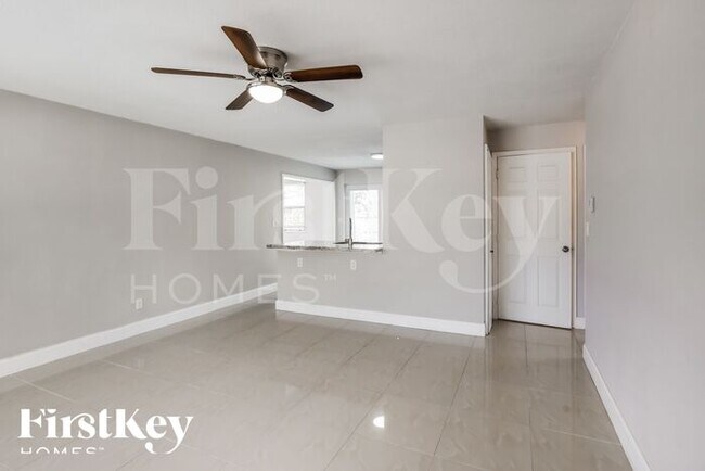 Foto del edificio - 2550 NE 8th Ave