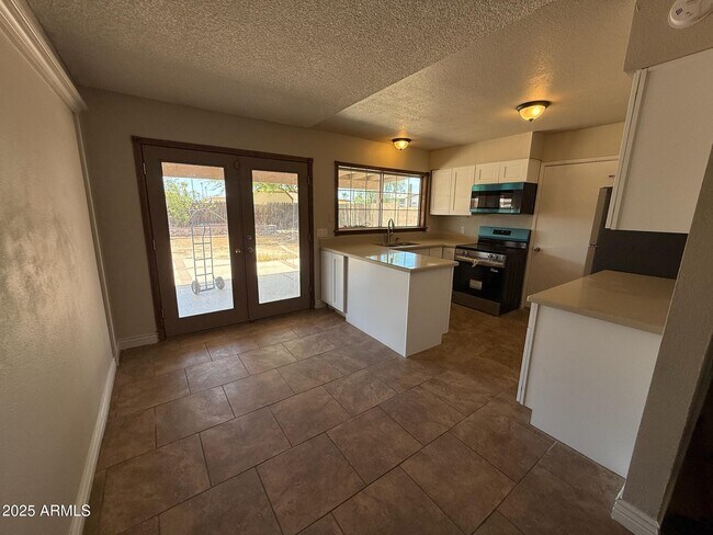Foto del edificio - 6753 W Garfield St