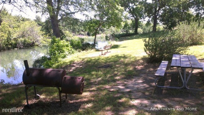 Building Photo - 1754 River Rd