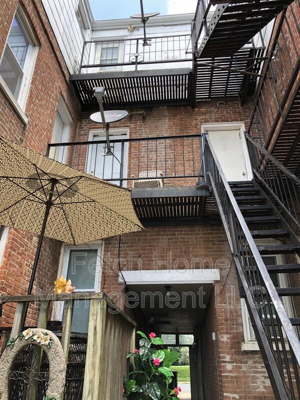 Foto del edificio - 738 E King St