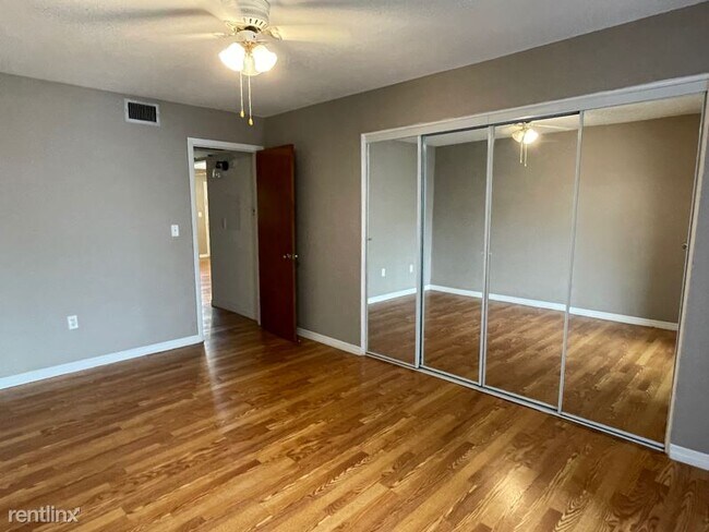Building Photo - 2 br, 2 bath Condo - 5150 10th Ave N 204 U...