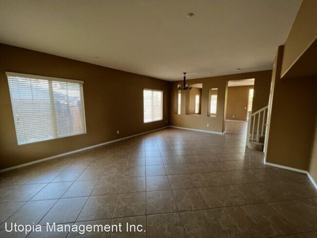 Foto del edificio - 5 br, 3 bath House - 4165 Garvey Wy