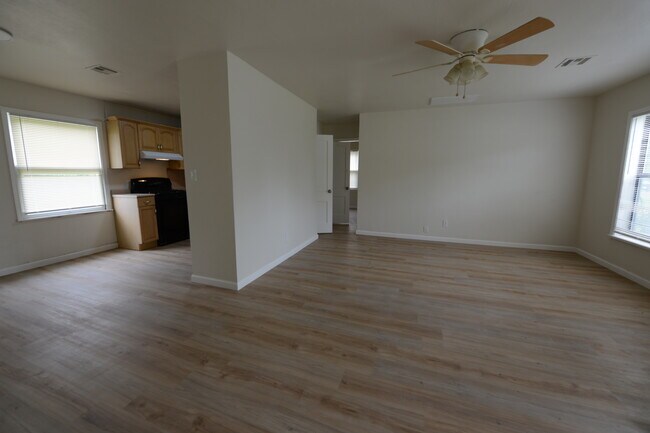Building Photo - 111 W Haddock St